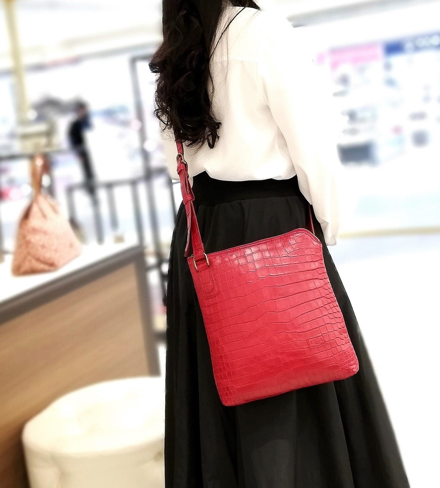 鮮やかでアクティブな限定クロコダイル