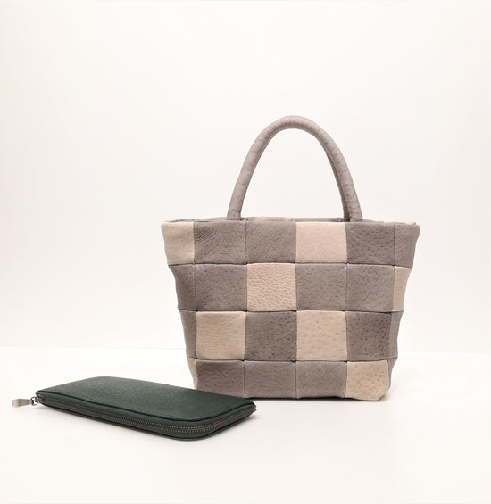 幻のペッカリー、バッグとお財布が入荷です