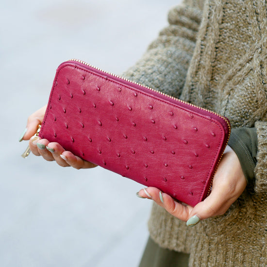 手元を彩る、豊富なカラーのオーストリッチ財布 – イビサ オンライン