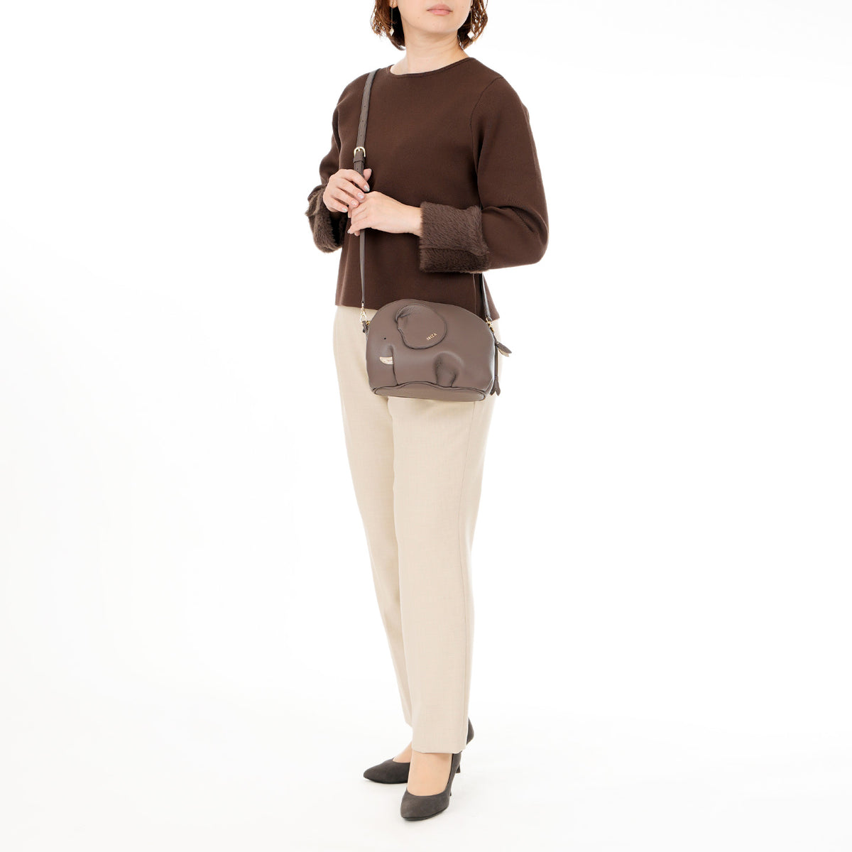 アニマーダ　牛革　ショルダーバッグ(ゾウ)