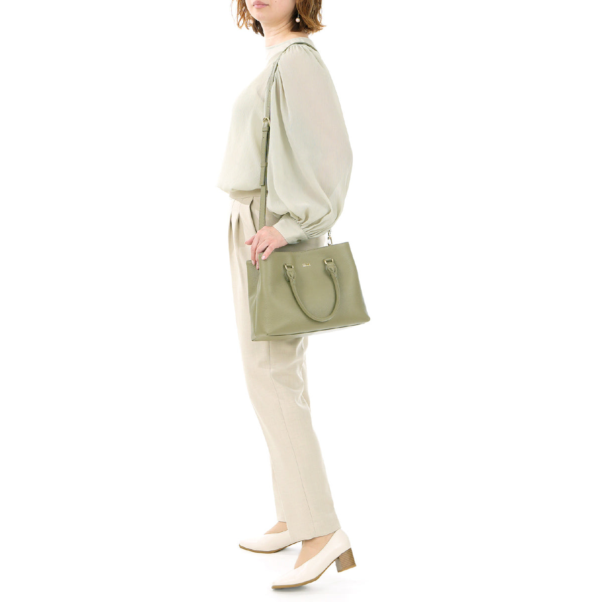 イニシオ　牛革　2WAYバッグ