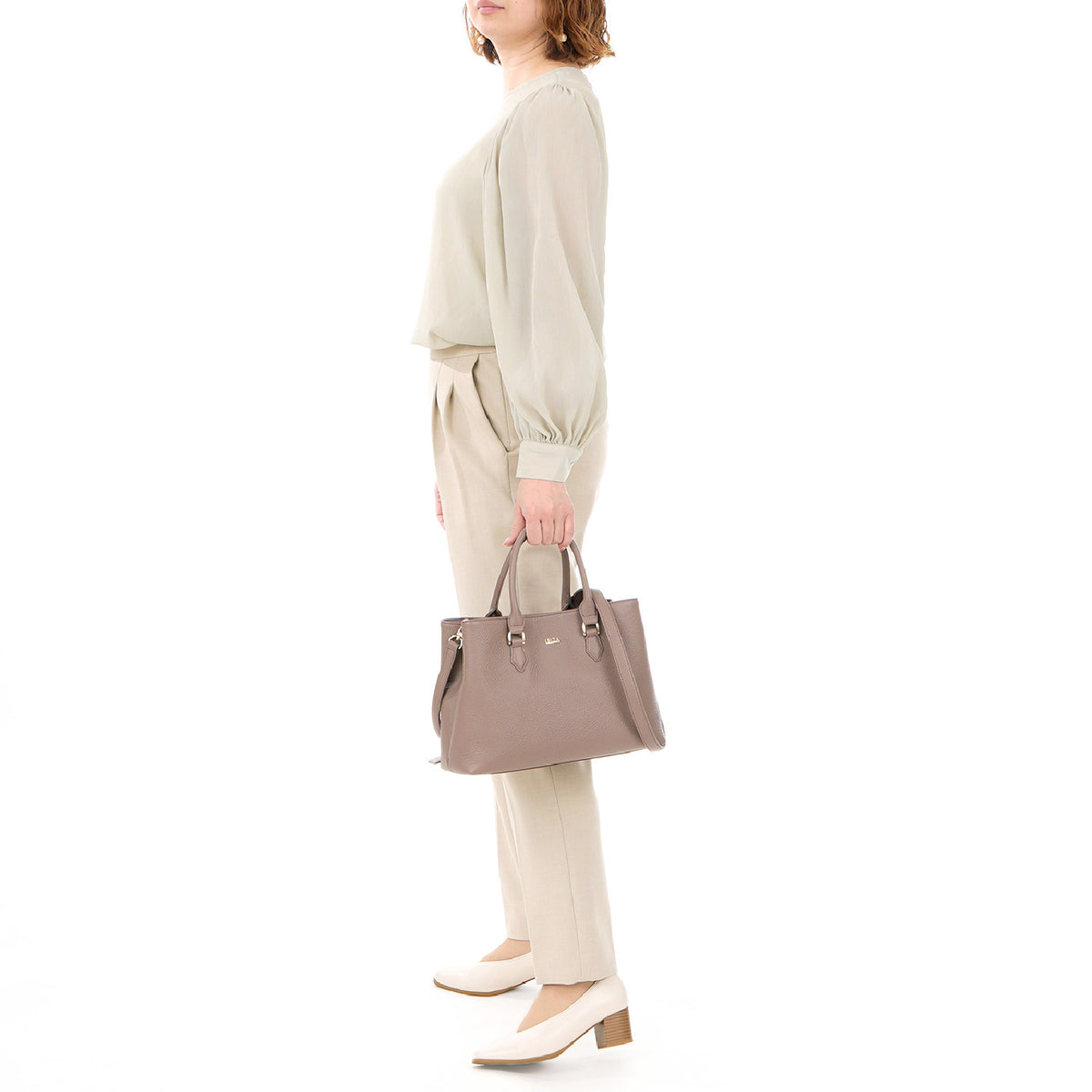 イニシオ　牛革　2WAYバッグ