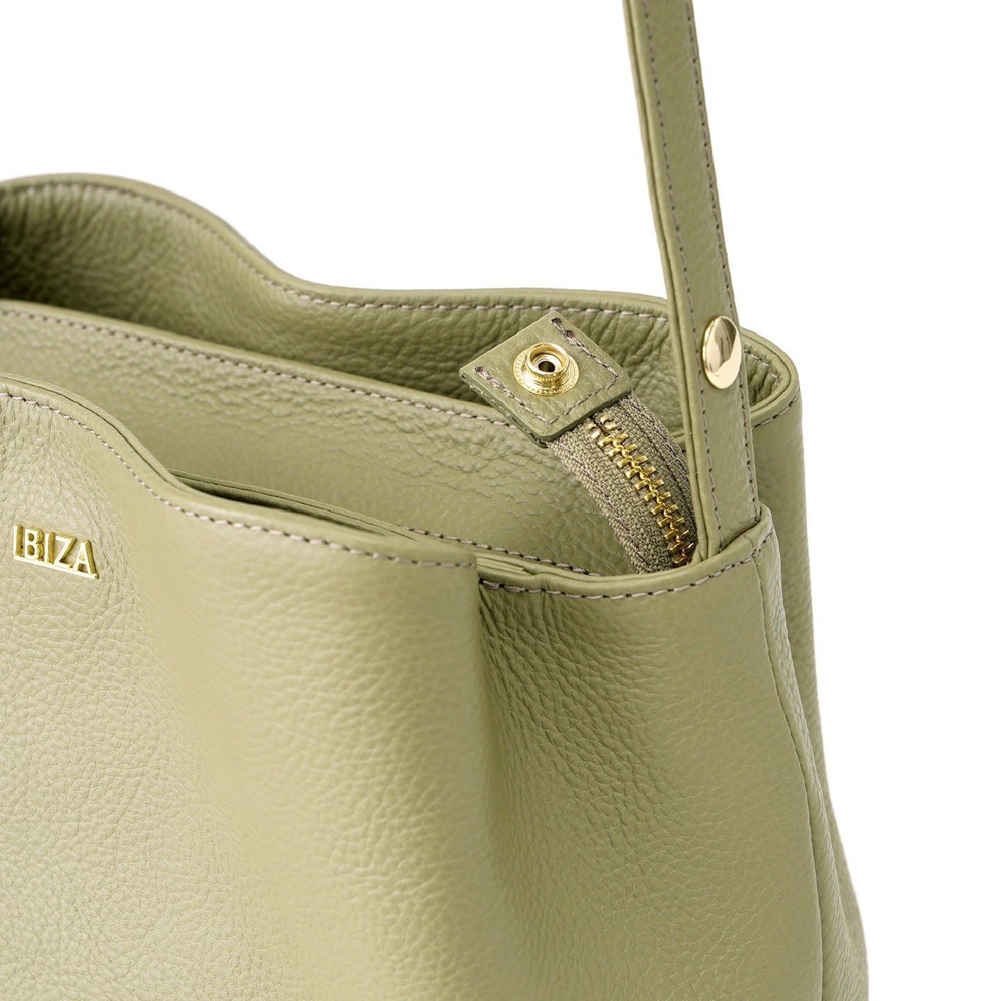 イニシオ　牛革　ショルダーバッグ