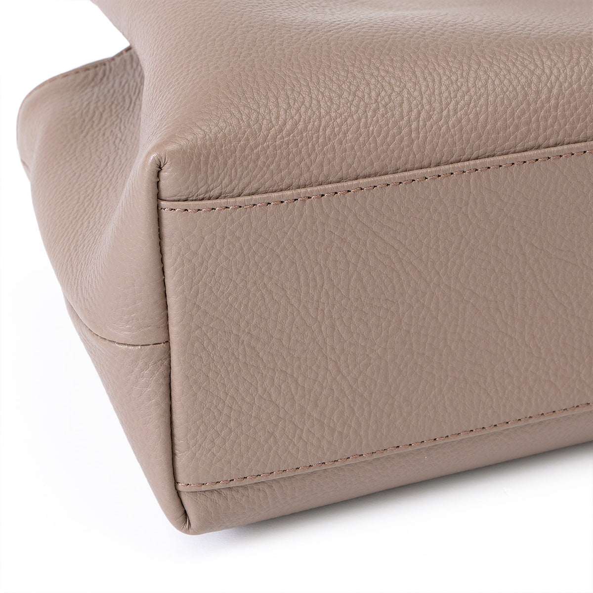 イニシオ　牛革　ショルダーバッグ