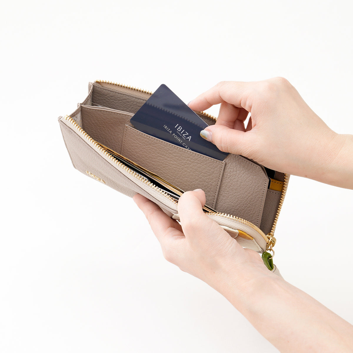 プレーサ　L字ファスナー長財布