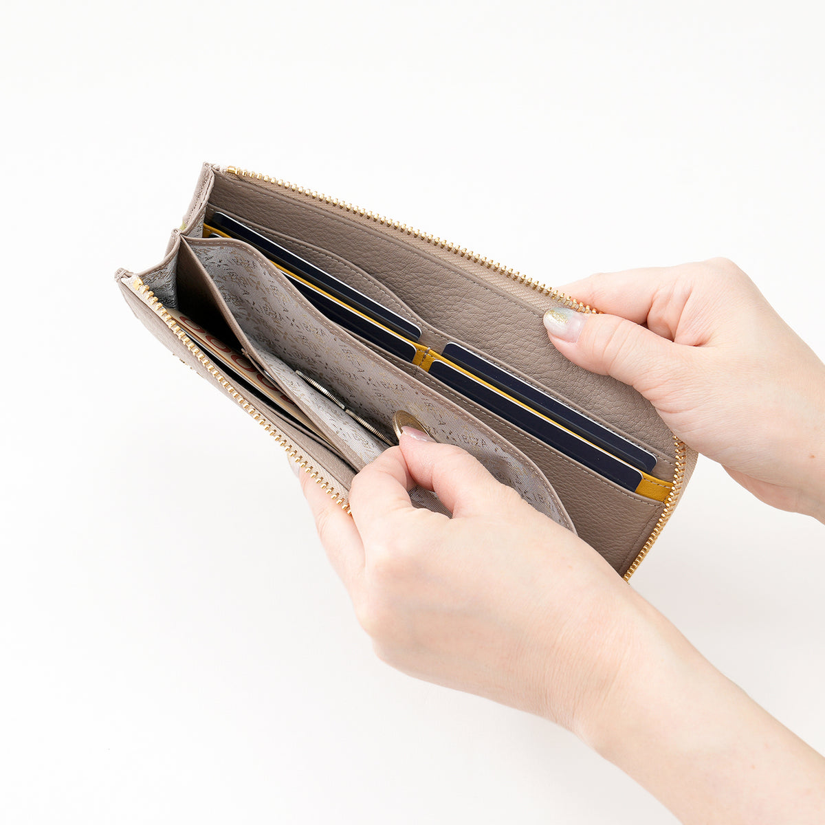 プレーサ　L字ファスナー長財布