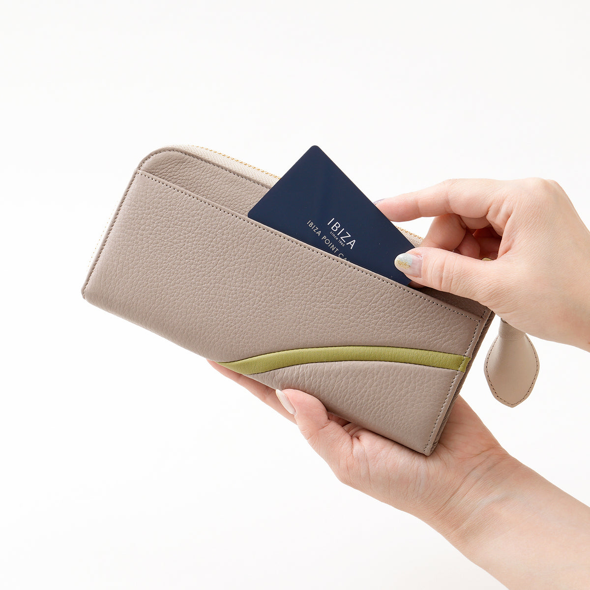 プレーサ　L字ファスナー長財布