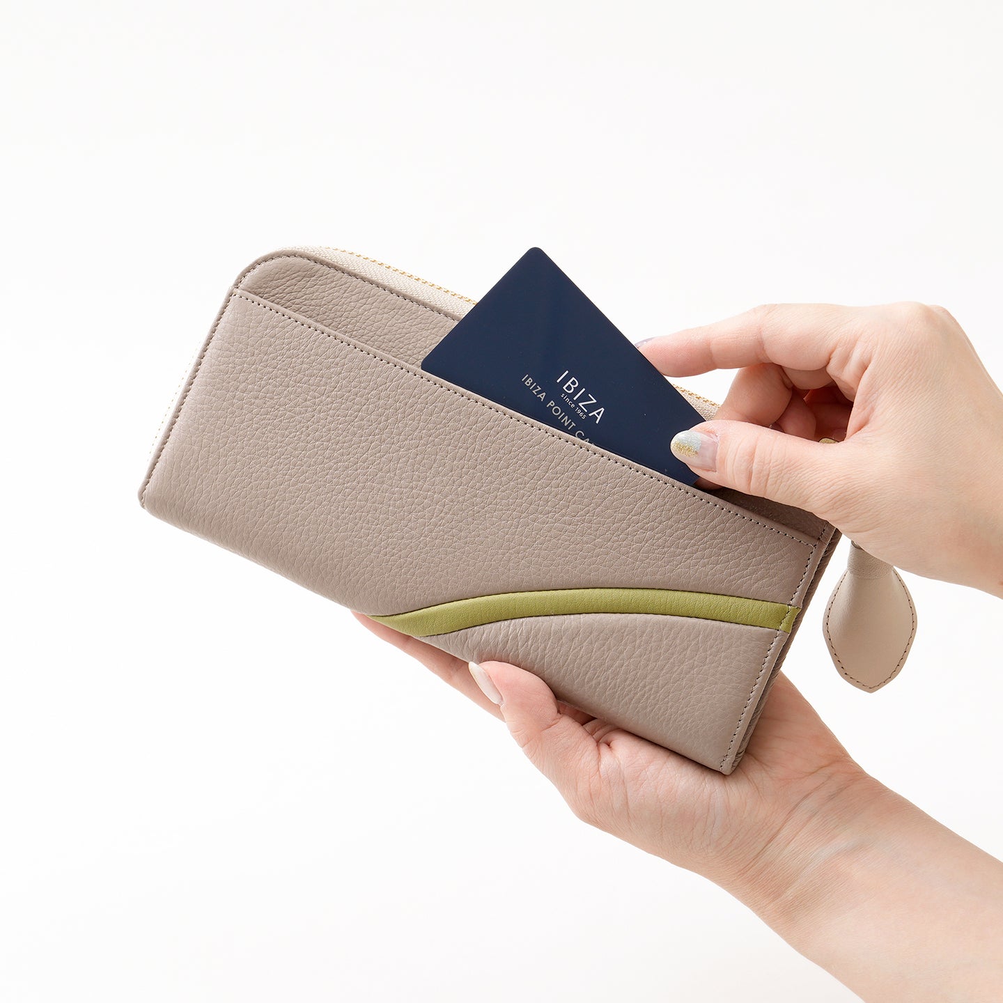 プレーサ　L字ファスナー長財布