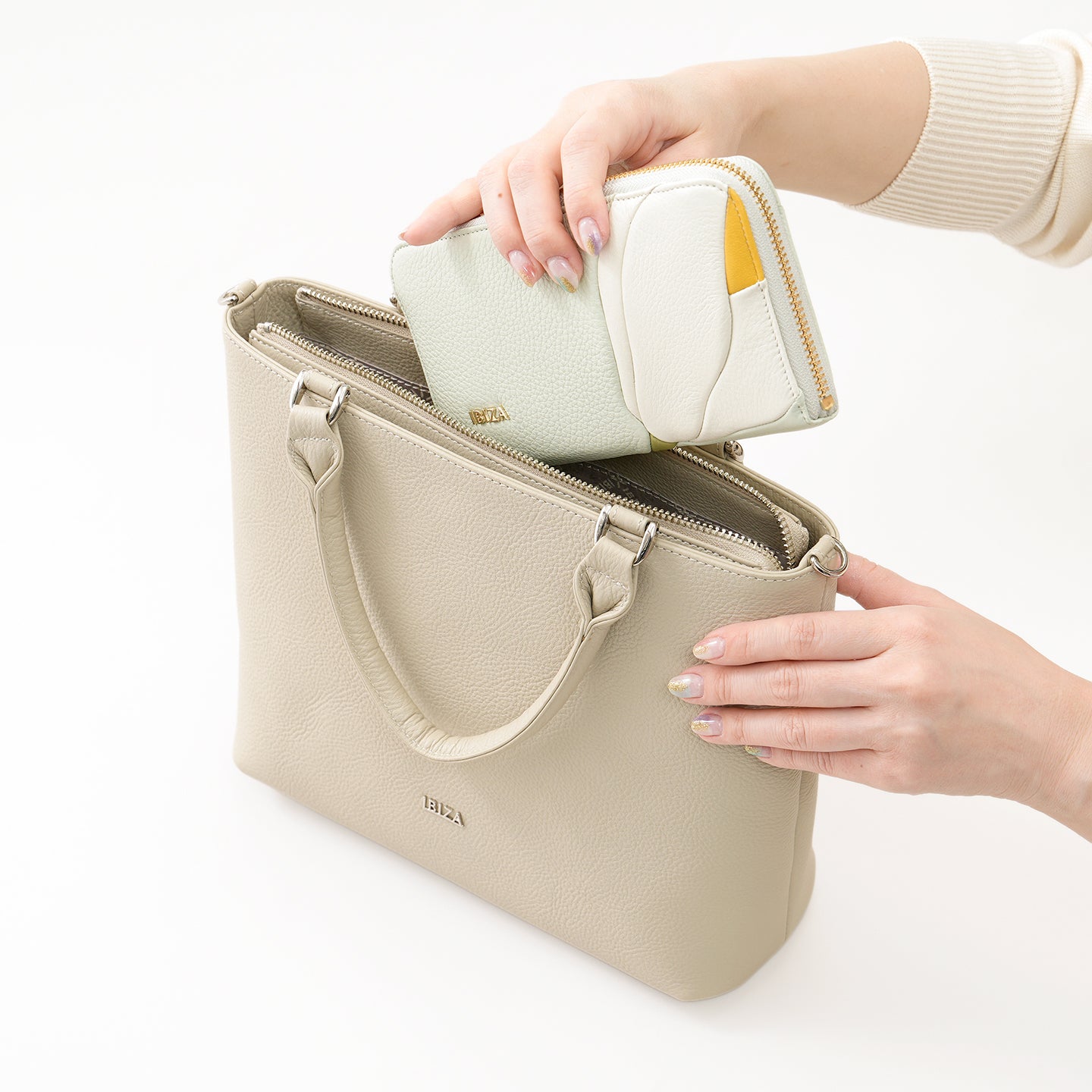 プレーサ　牛革　ラウンドファスナー長財布