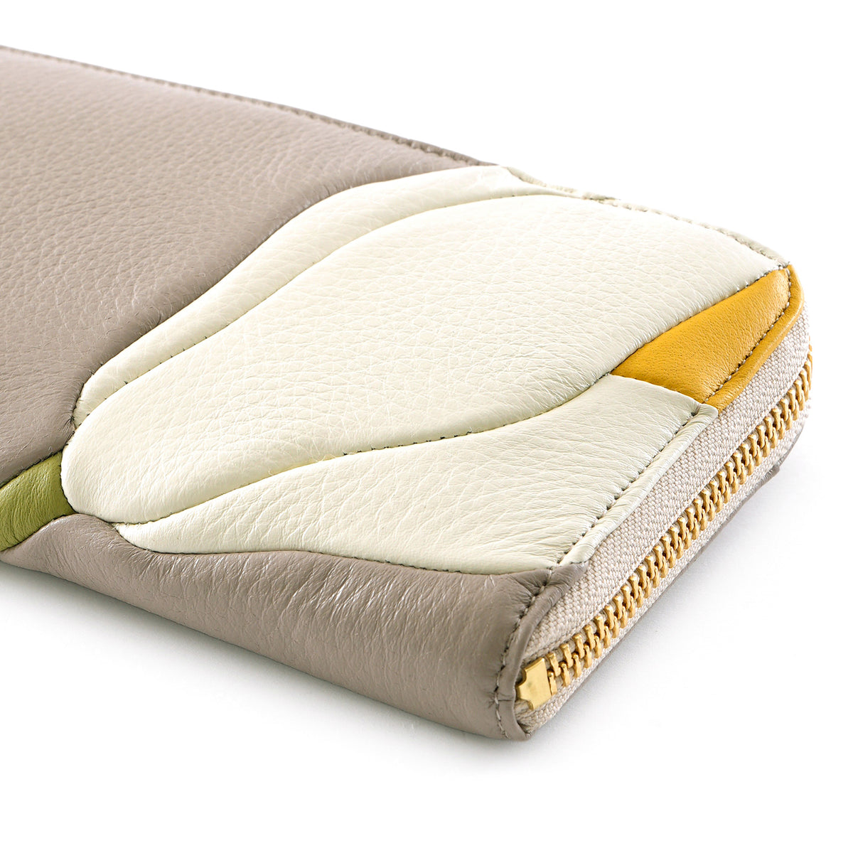 プレーサ　牛革　ラウンドファスナー長財布