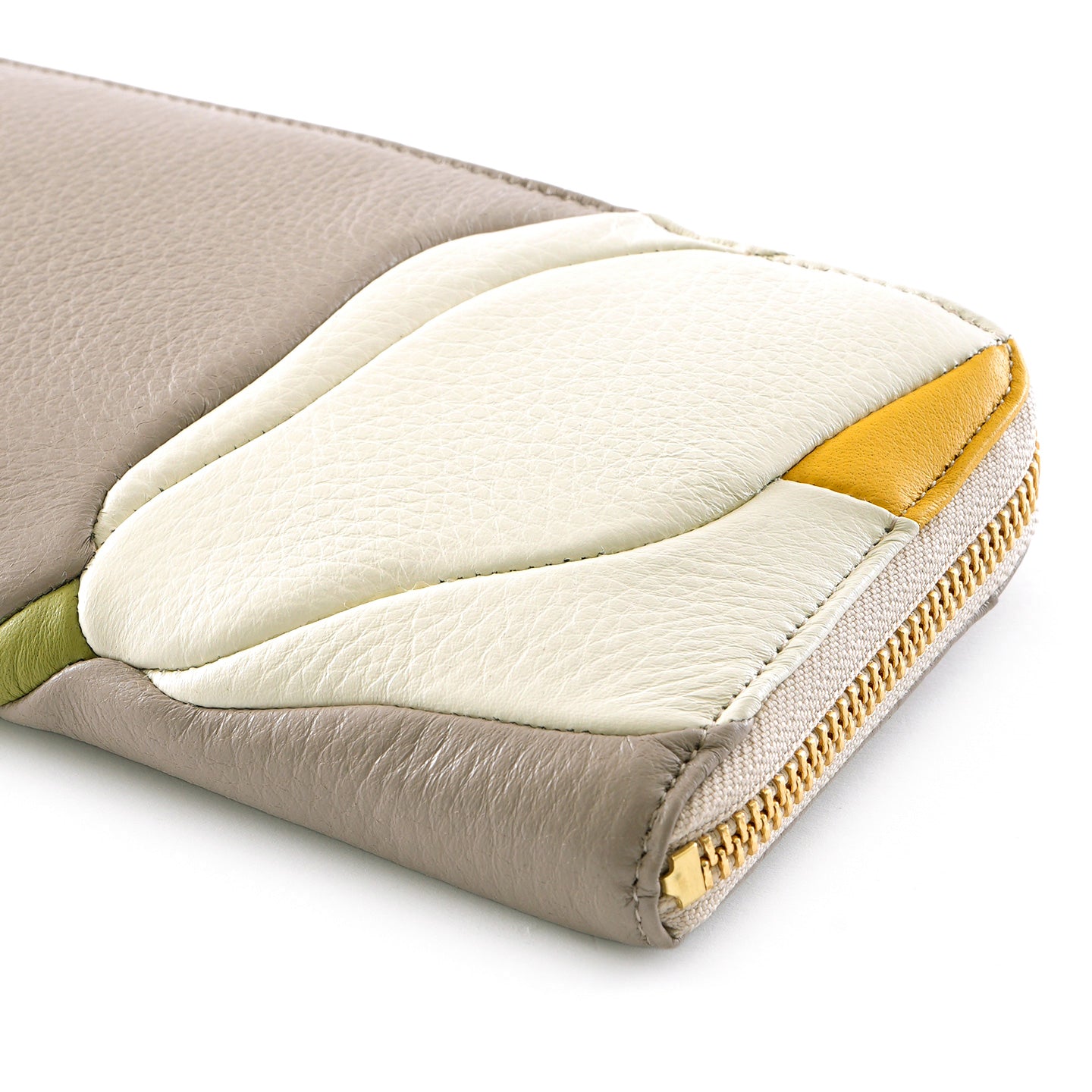 プレーサ　牛革　ラウンドファスナー長財布