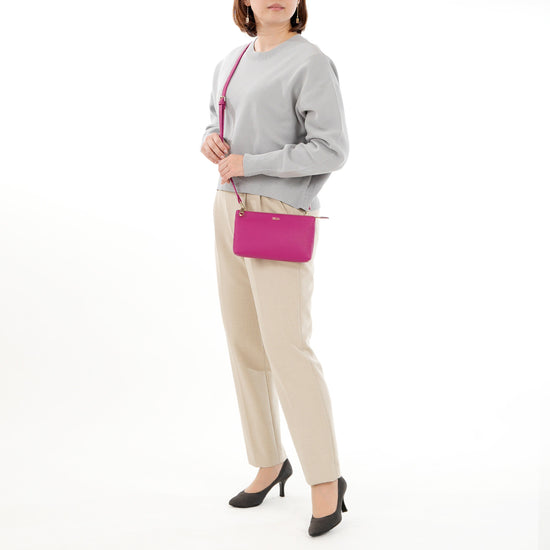 クラシカ　マルチポシェット