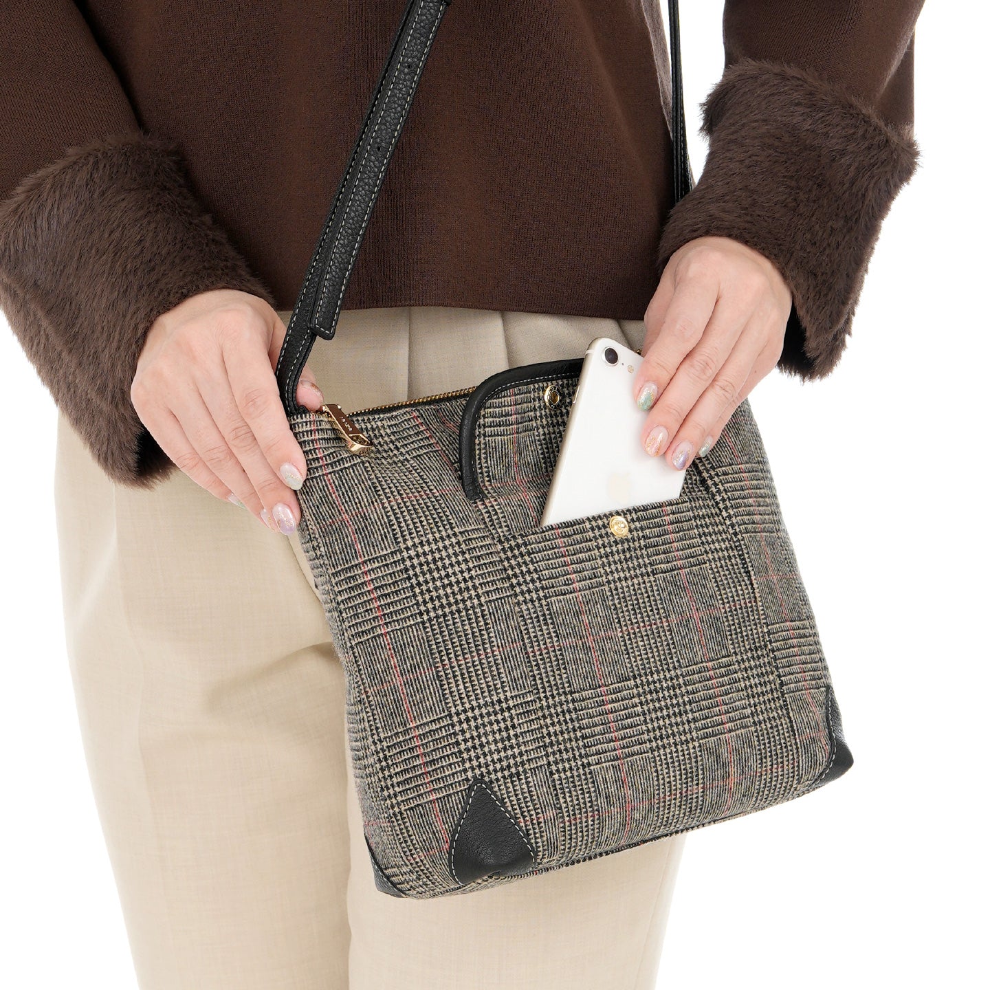 クアドロス　ショルダーバッグ