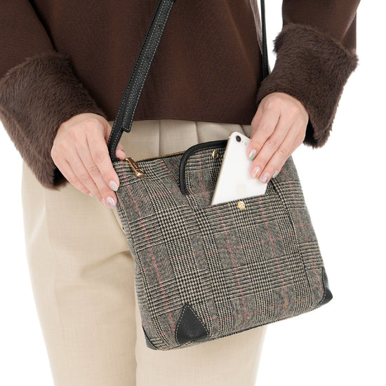 クアドロス　ショルダーバッグ