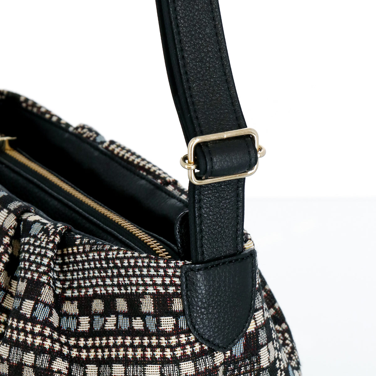 ディーア　ショルダーバッグ