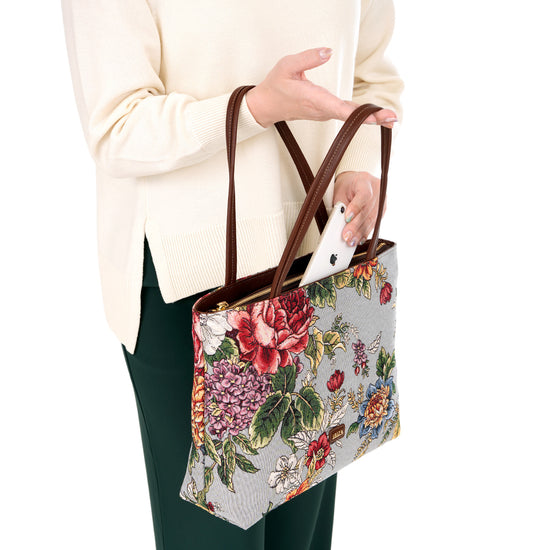 ディーア　セミショルダーバッグ