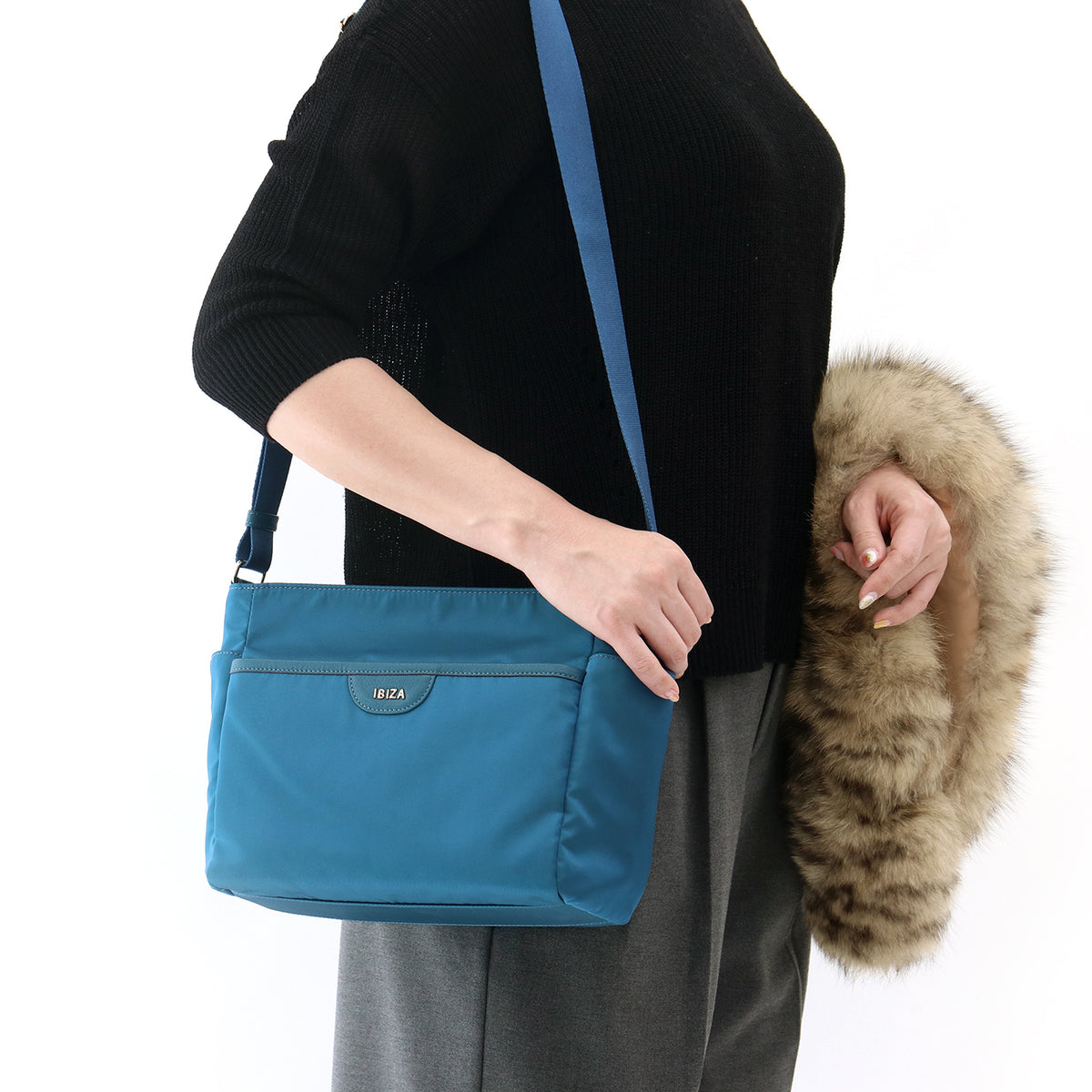 プルクロ　ショルダーバッグ