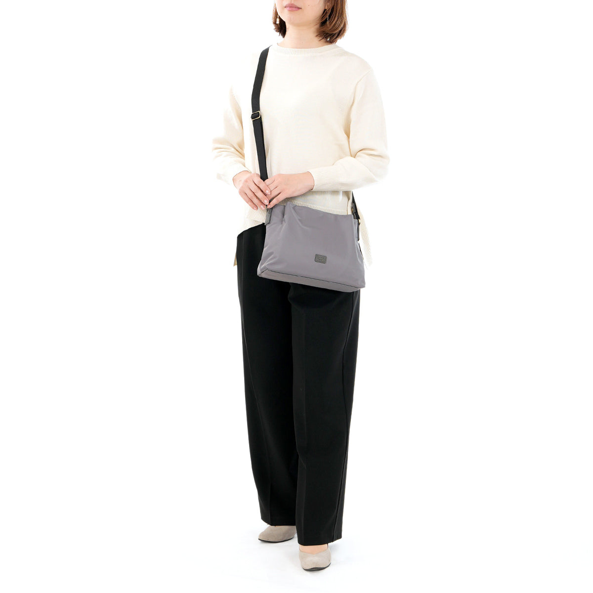 ディアリオ　ナイロン　ショルダーバッグ