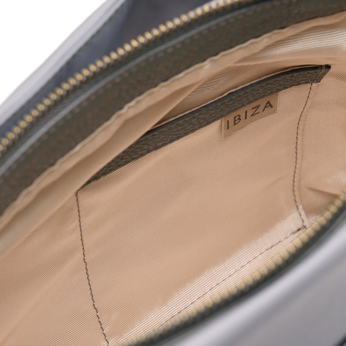 ディアリオ　ナイロン　ショルダーバッグ