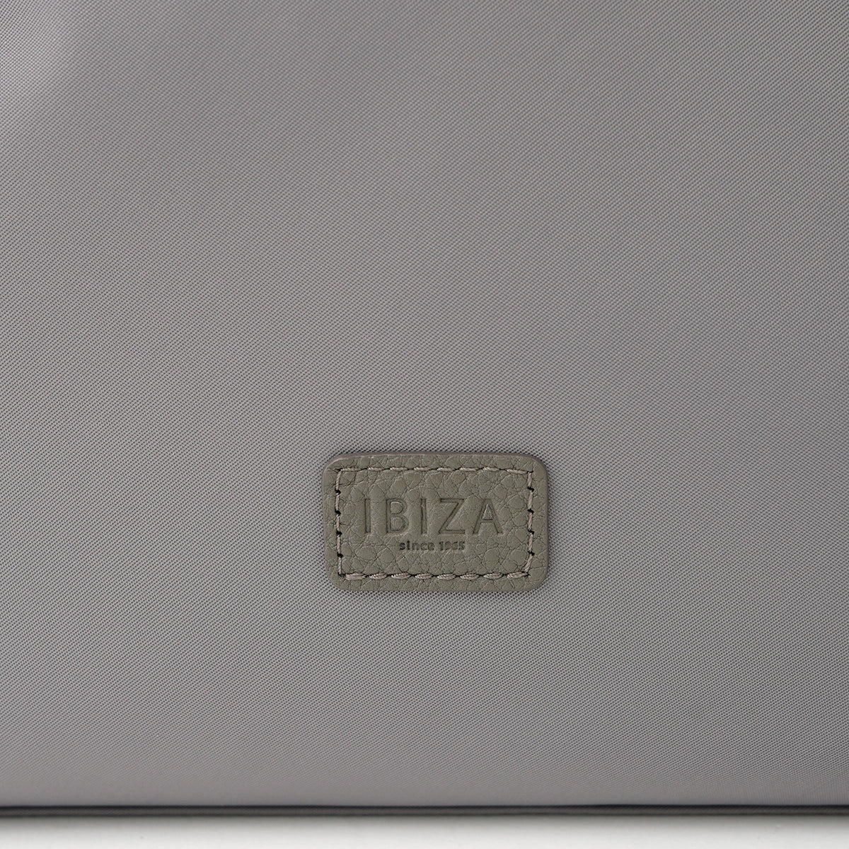 ディアリオ　ナイロン　ショルダーバッグ