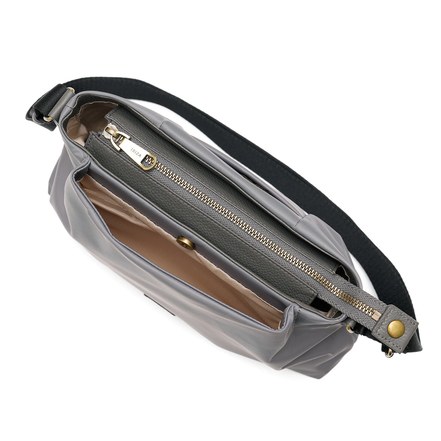 ディアリオ　ナイロン　ショルダーバッグ