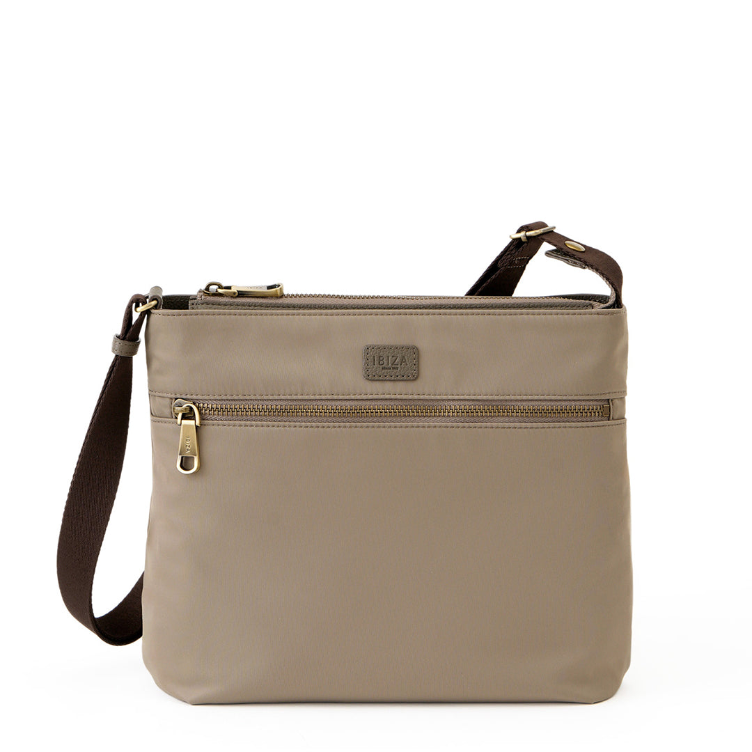 ディアリオ　ナイロン　ショルダーバッグ