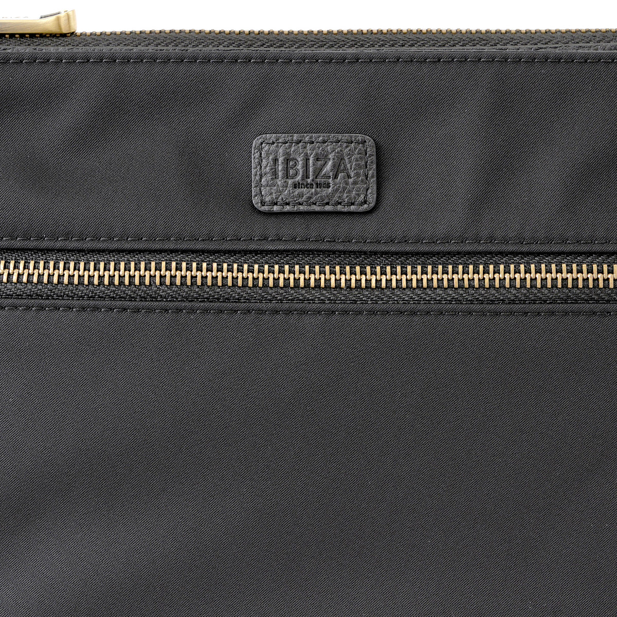 ディアリオ　ナイロン　ショルダーバッグ