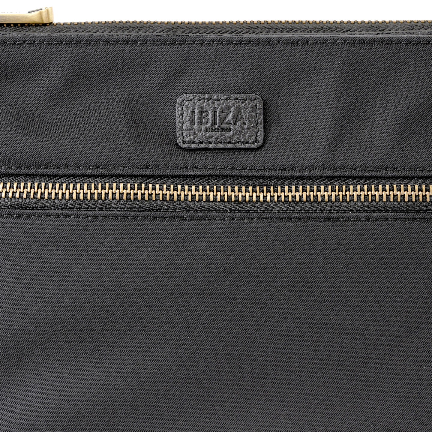 ディアリオ　ナイロン　ショルダーバッグ