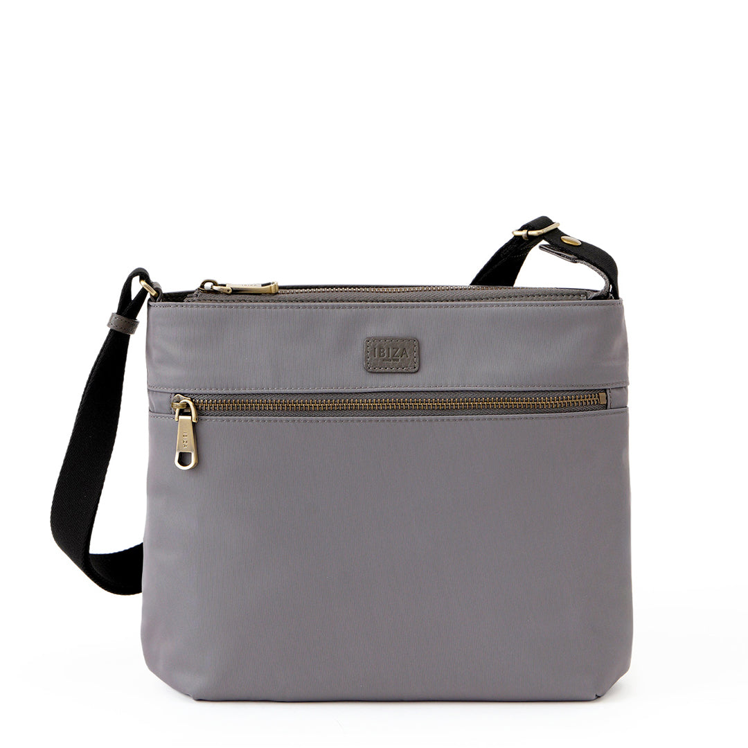 ディアリオ　ナイロン　ショルダーバッグ