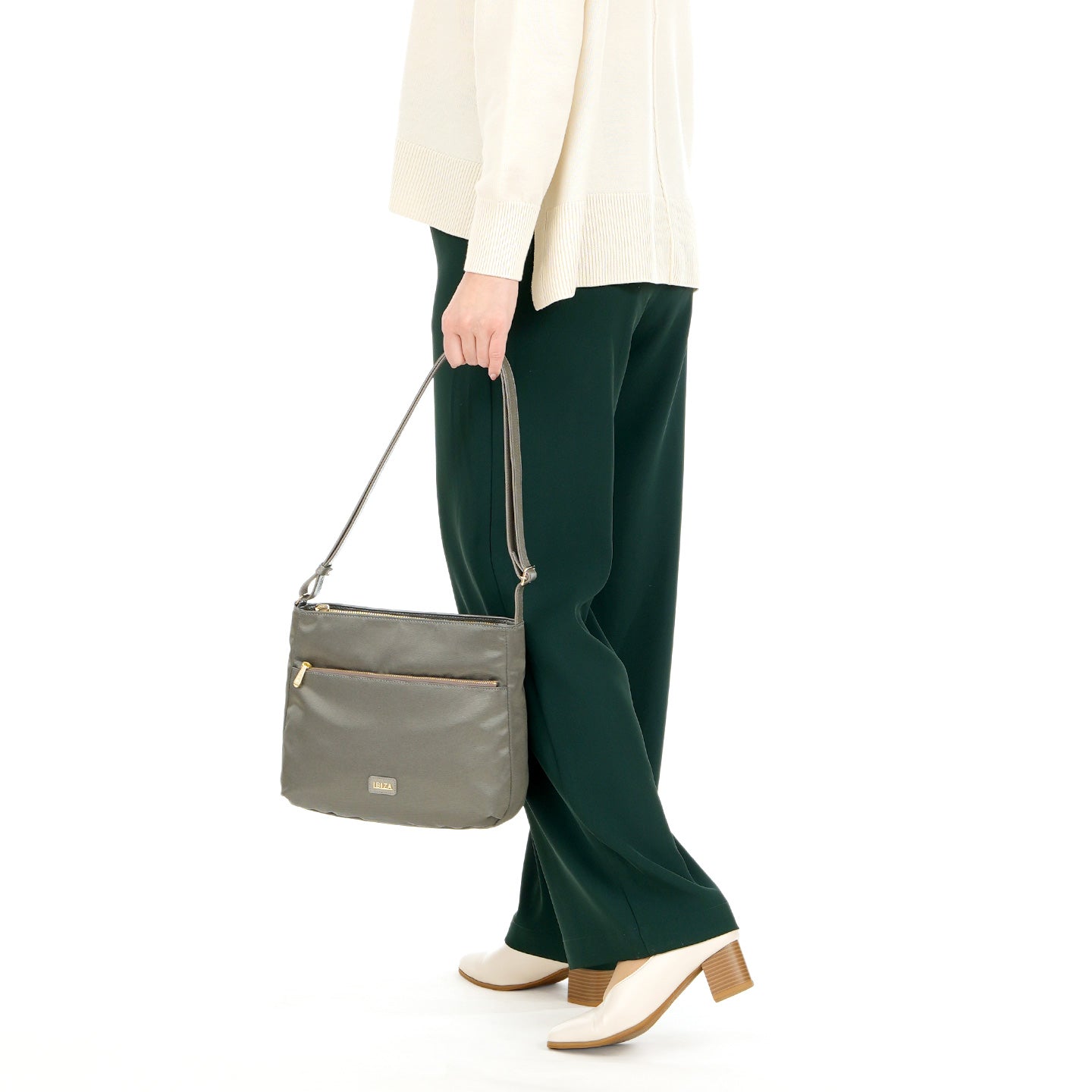 プリード　ナイロン　ショルダーバッグ