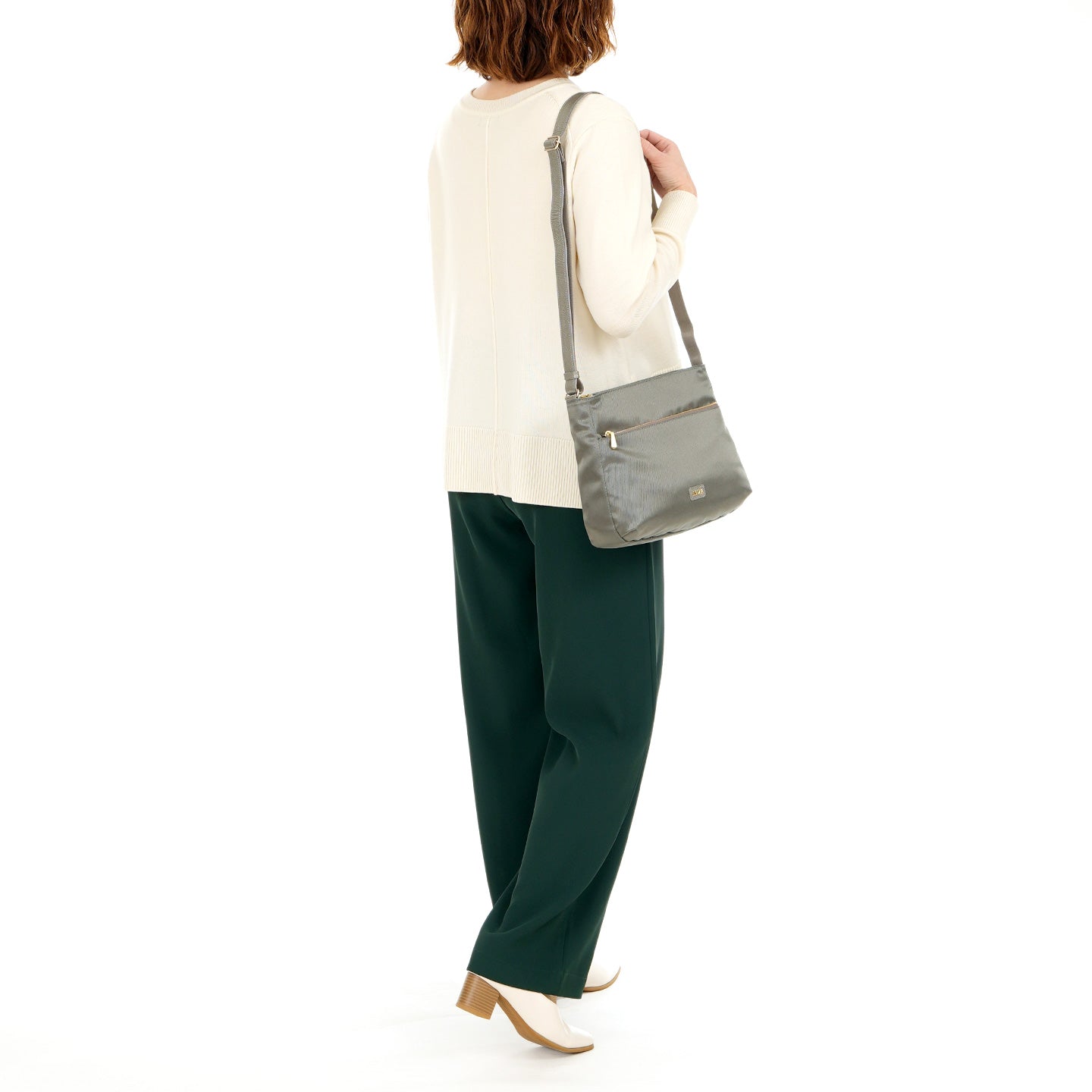 プリード　ナイロン　ショルダーバッグ