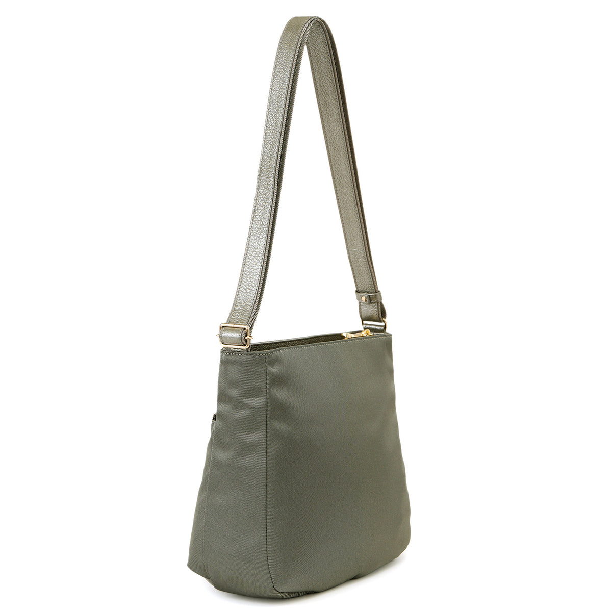 プリード　ナイロン　ショルダーバッグ