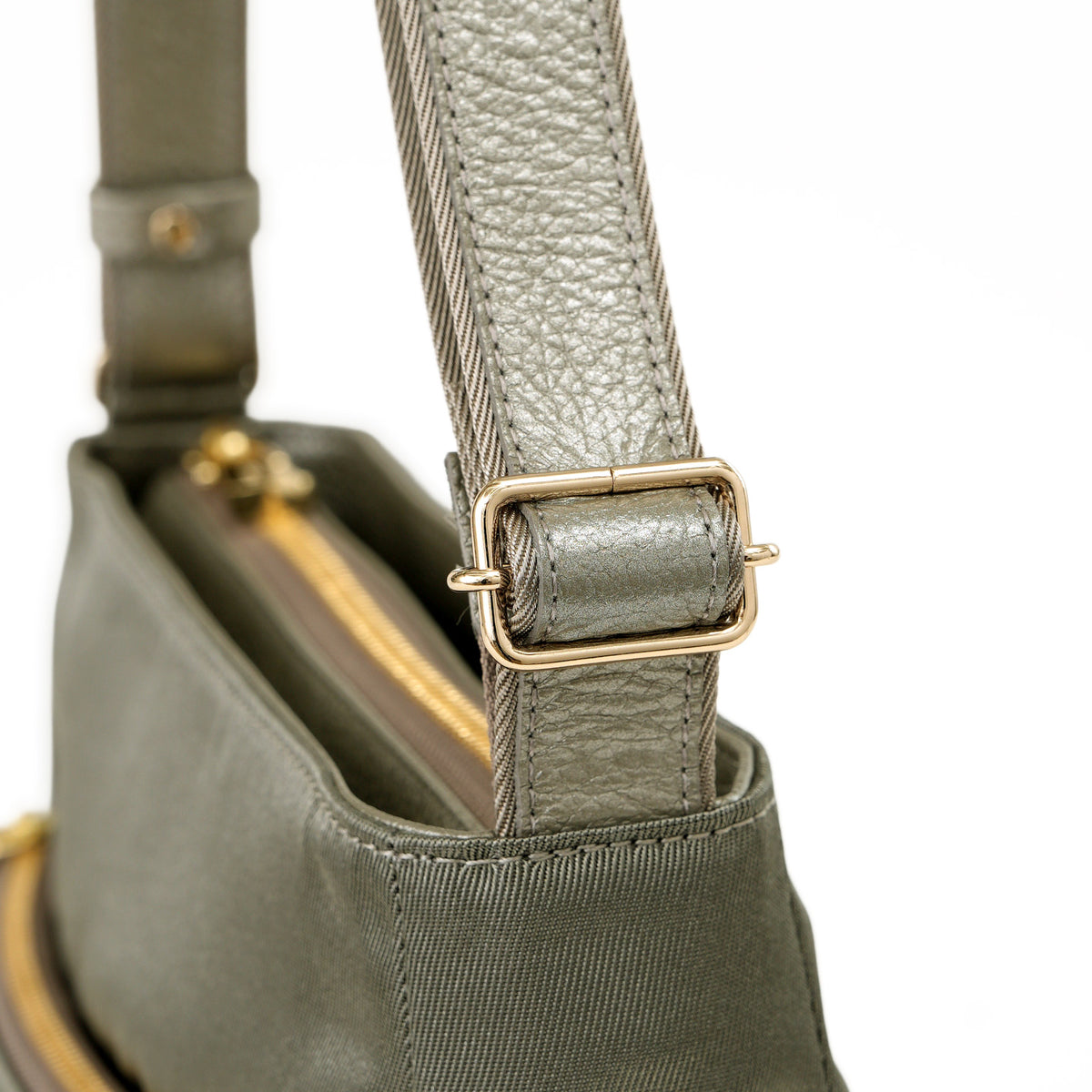 プリード　ナイロン　ショルダーバッグ