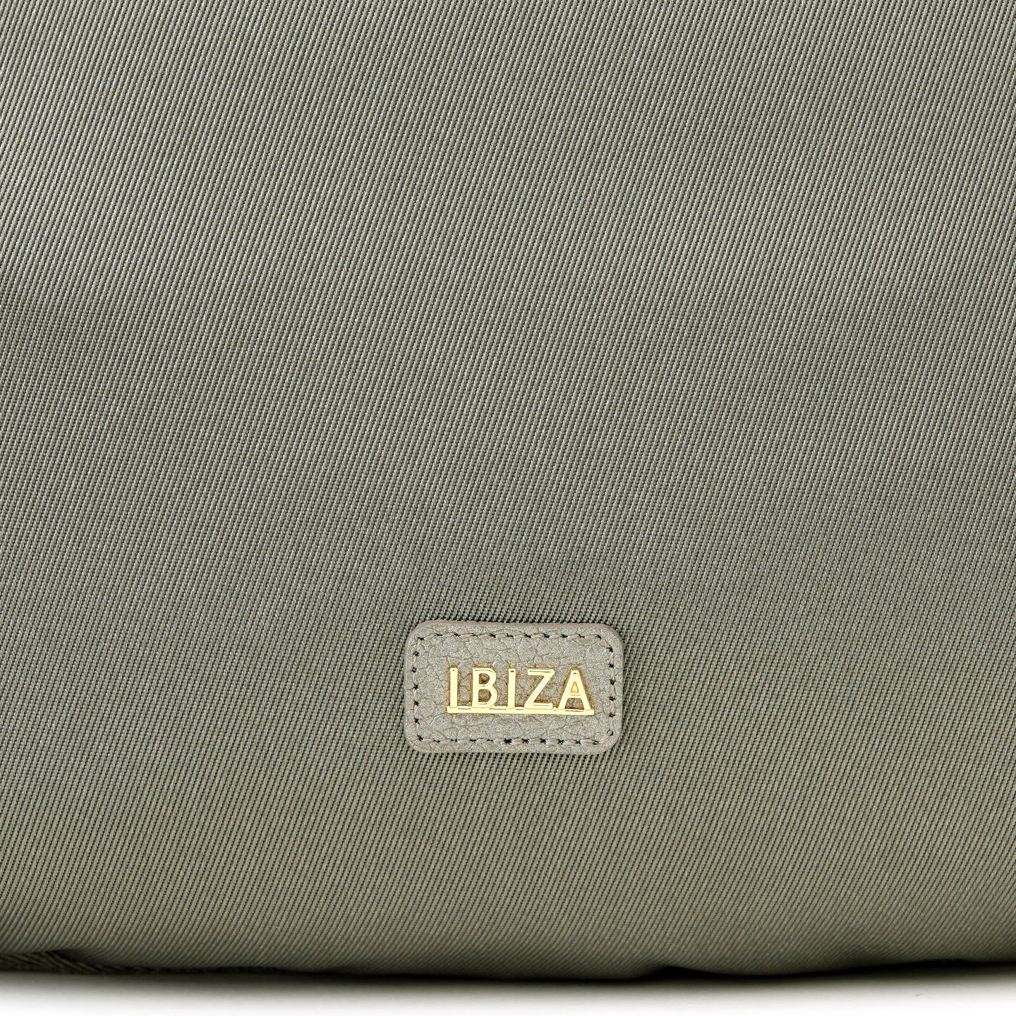 プリード　ナイロン　ショルダーバッグ