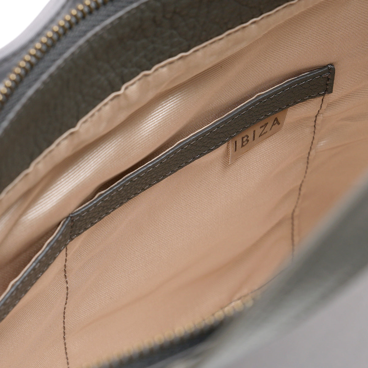 ディアリオ　ナイロン　2WAYバッグ