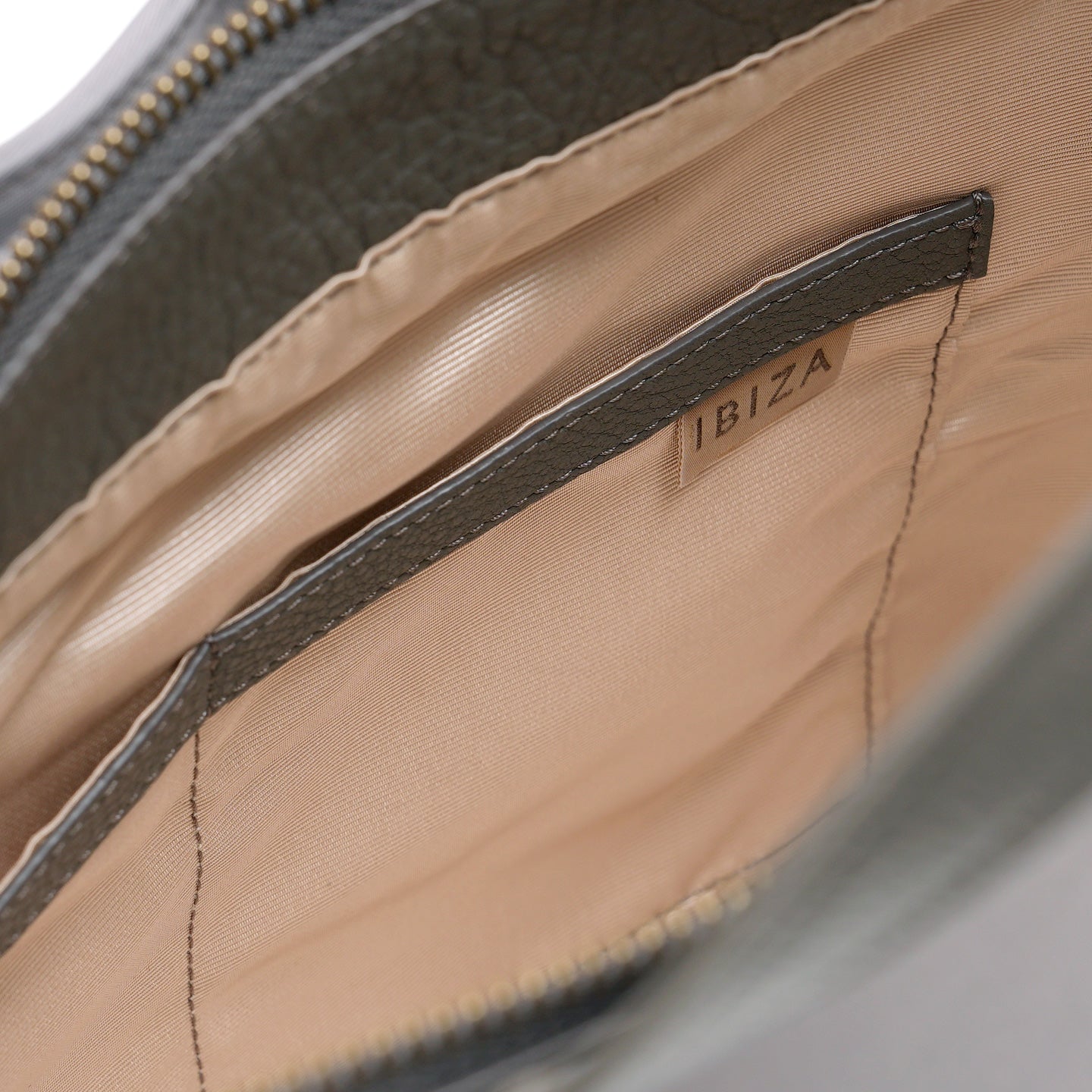 ディアリオ　ナイロン　2WAYバッグ