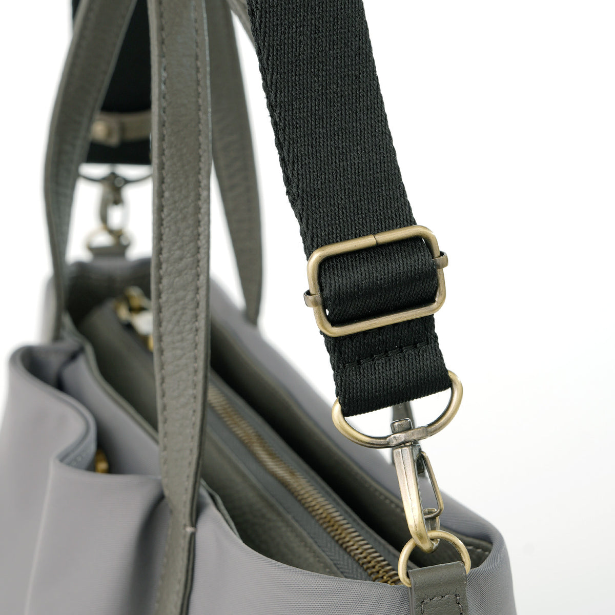 ディアリオ　ナイロン　2WAYバッグ