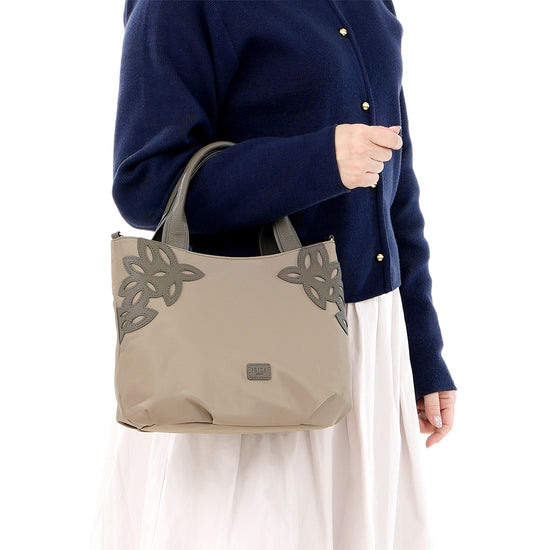 ディアリオ　ナイロン　2WAYバッグ