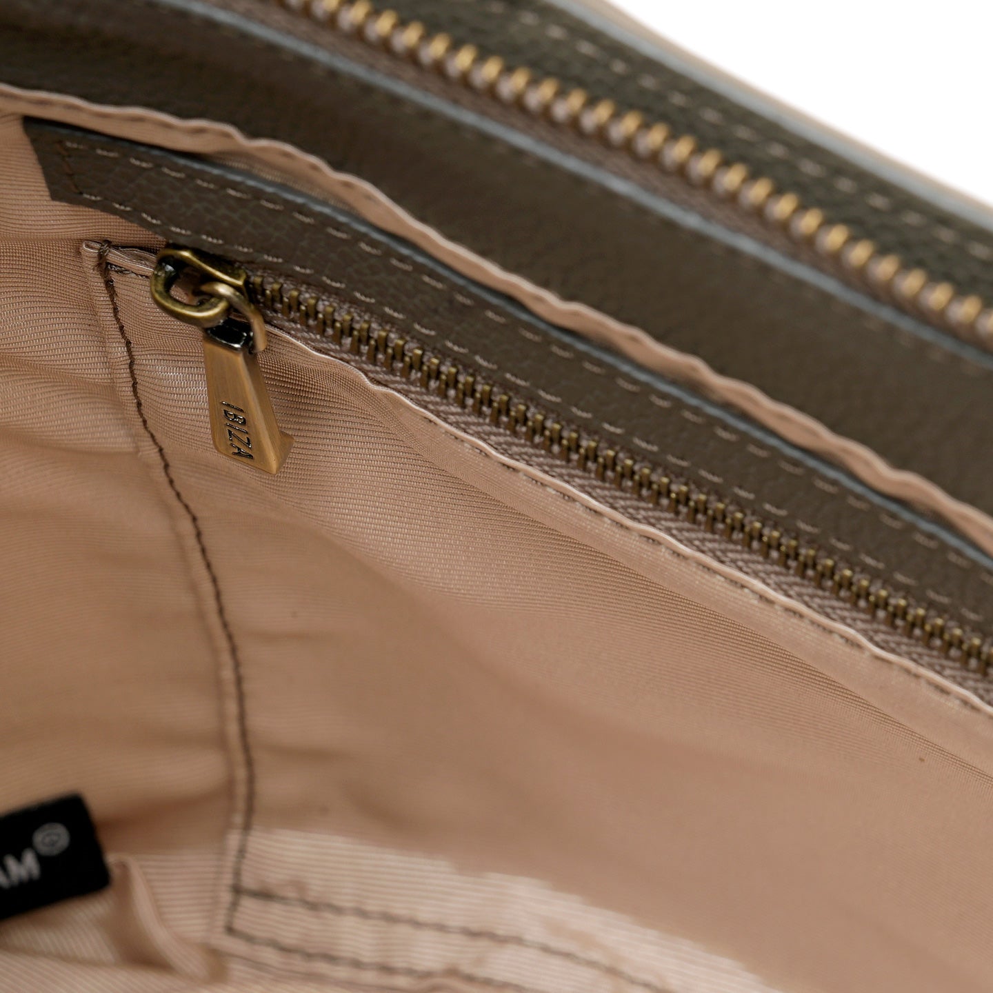 ディアリオ　ナイロン　2WAYバッグ