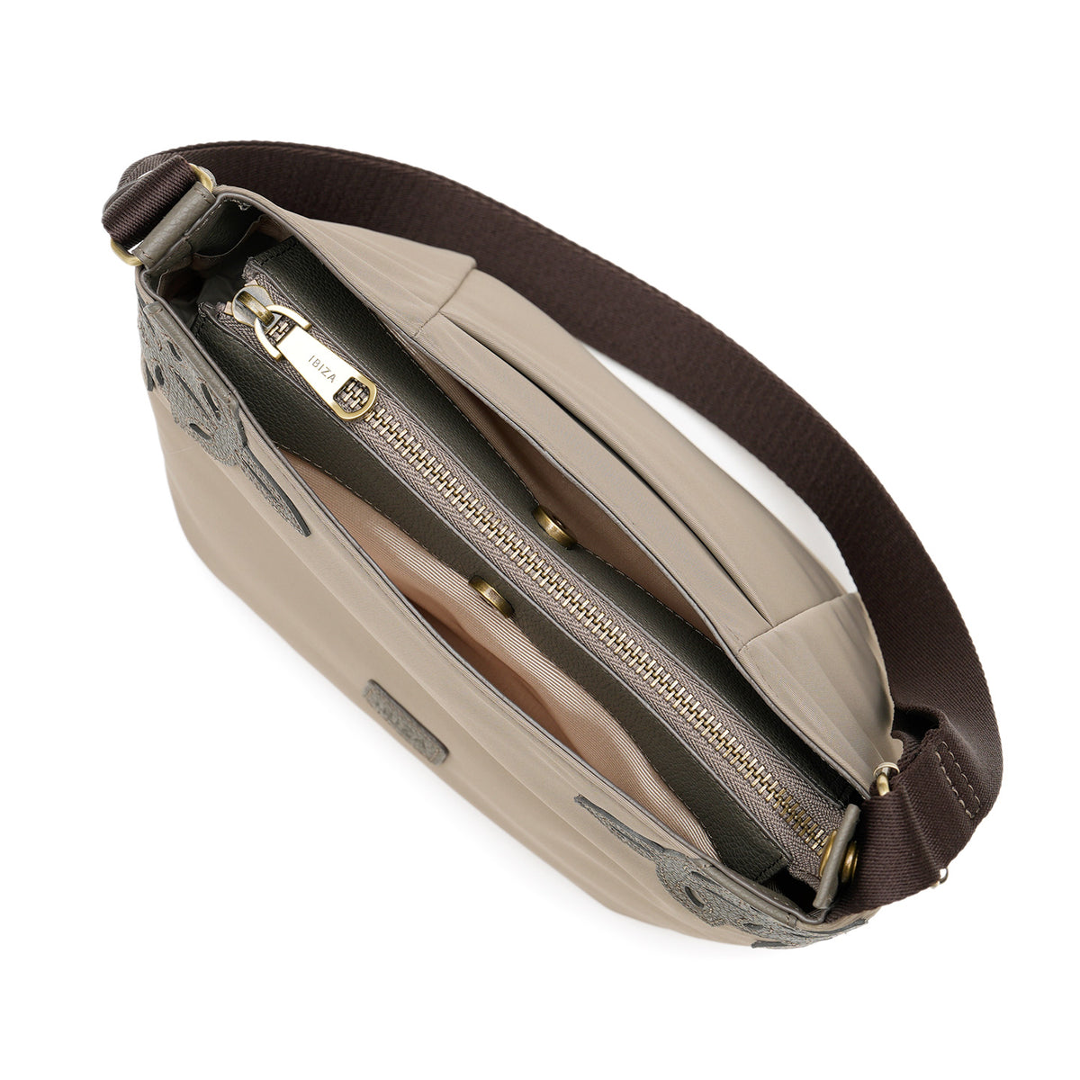 ディアリオ　ナイロン　ショルダーバッグ