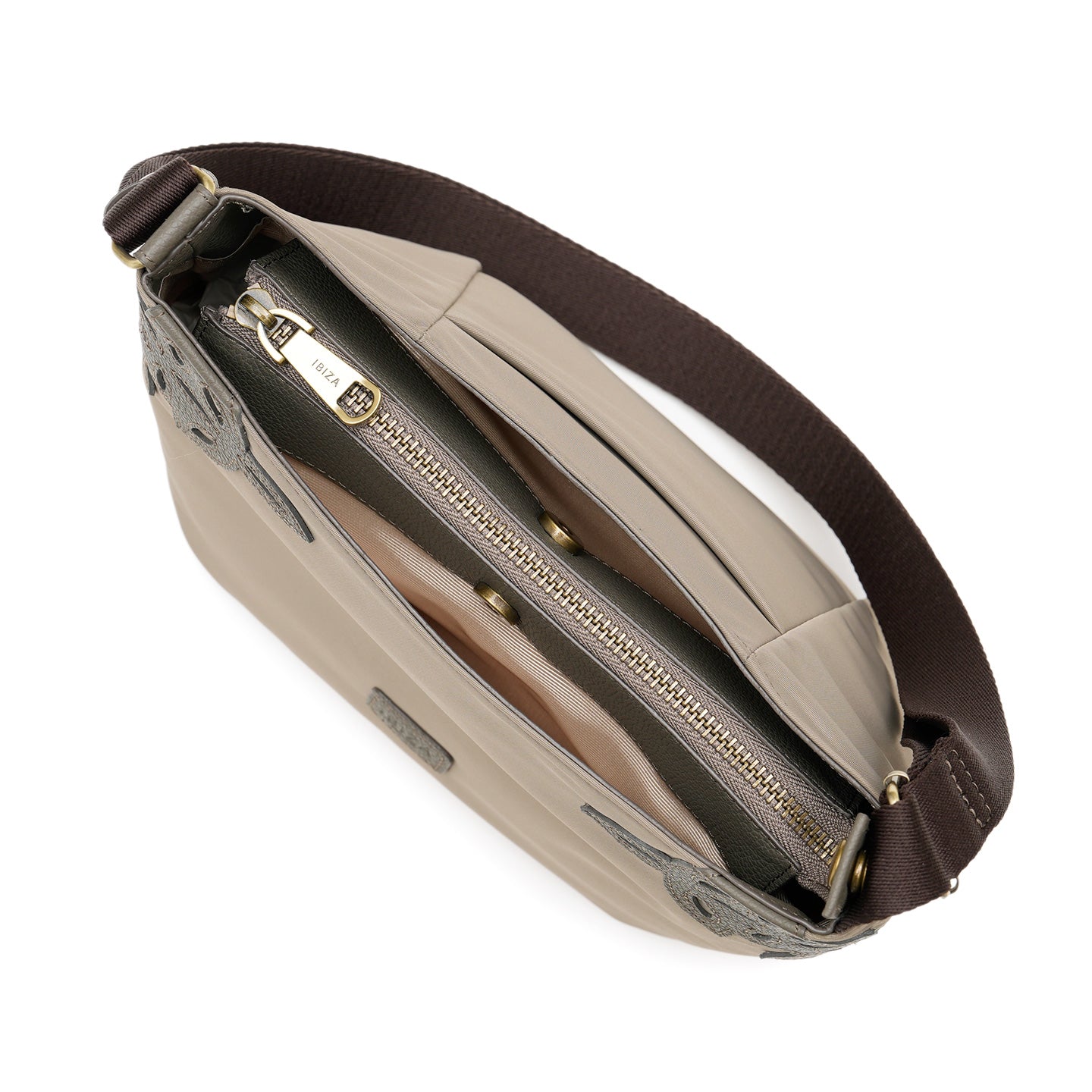 ディアリオ　ナイロン　ショルダーバッグ