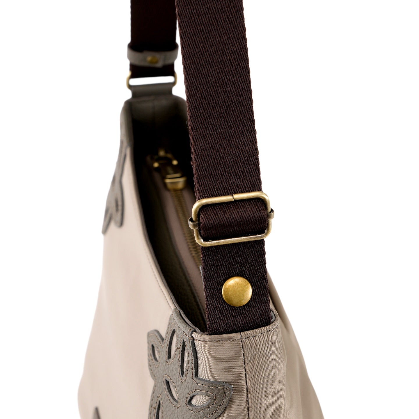 ディアリオ　ナイロン　ショルダーバッグ