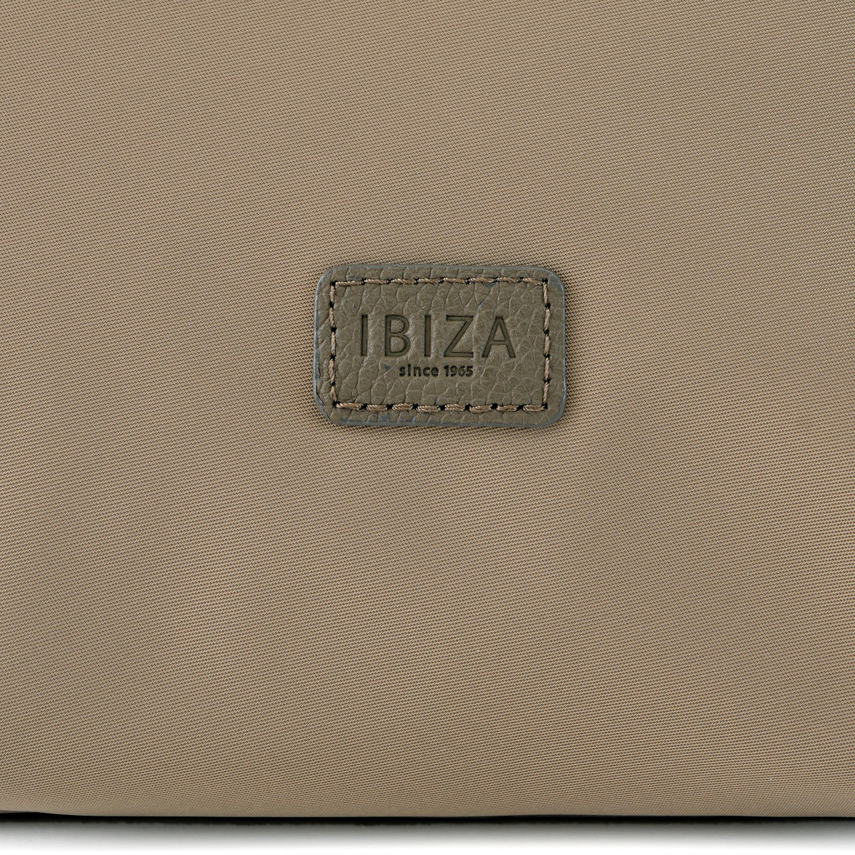 ディアリオ　ナイロン　ショルダーバッグ