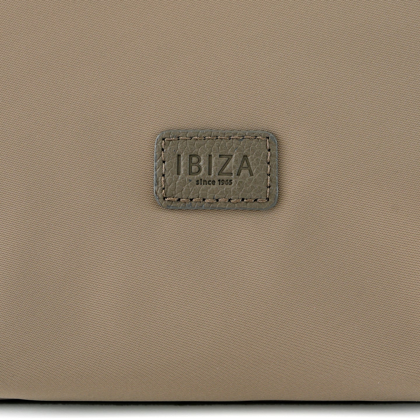 ディアリオ　ナイロン　ショルダーバッグ