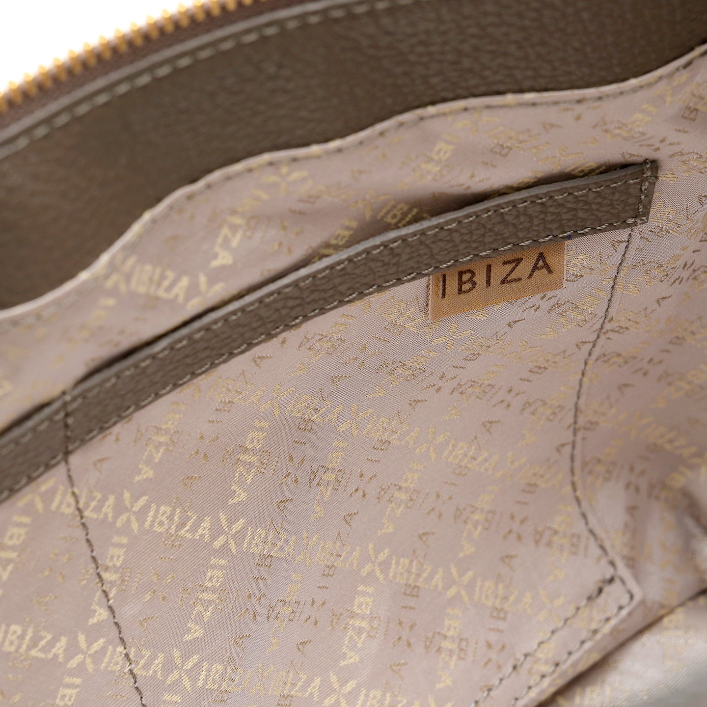 ロゴナイロン　2WAYバッグ