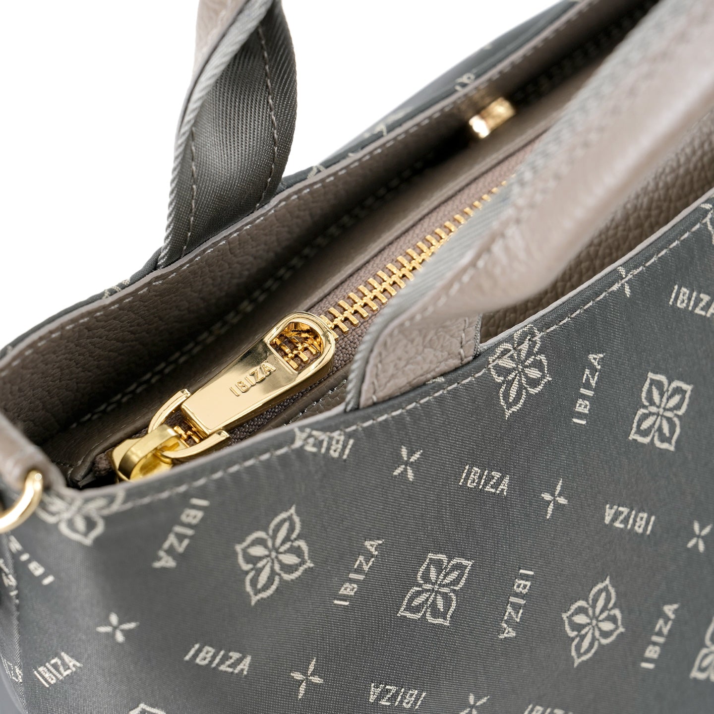 ロゴナイロン　2WAYバッグ