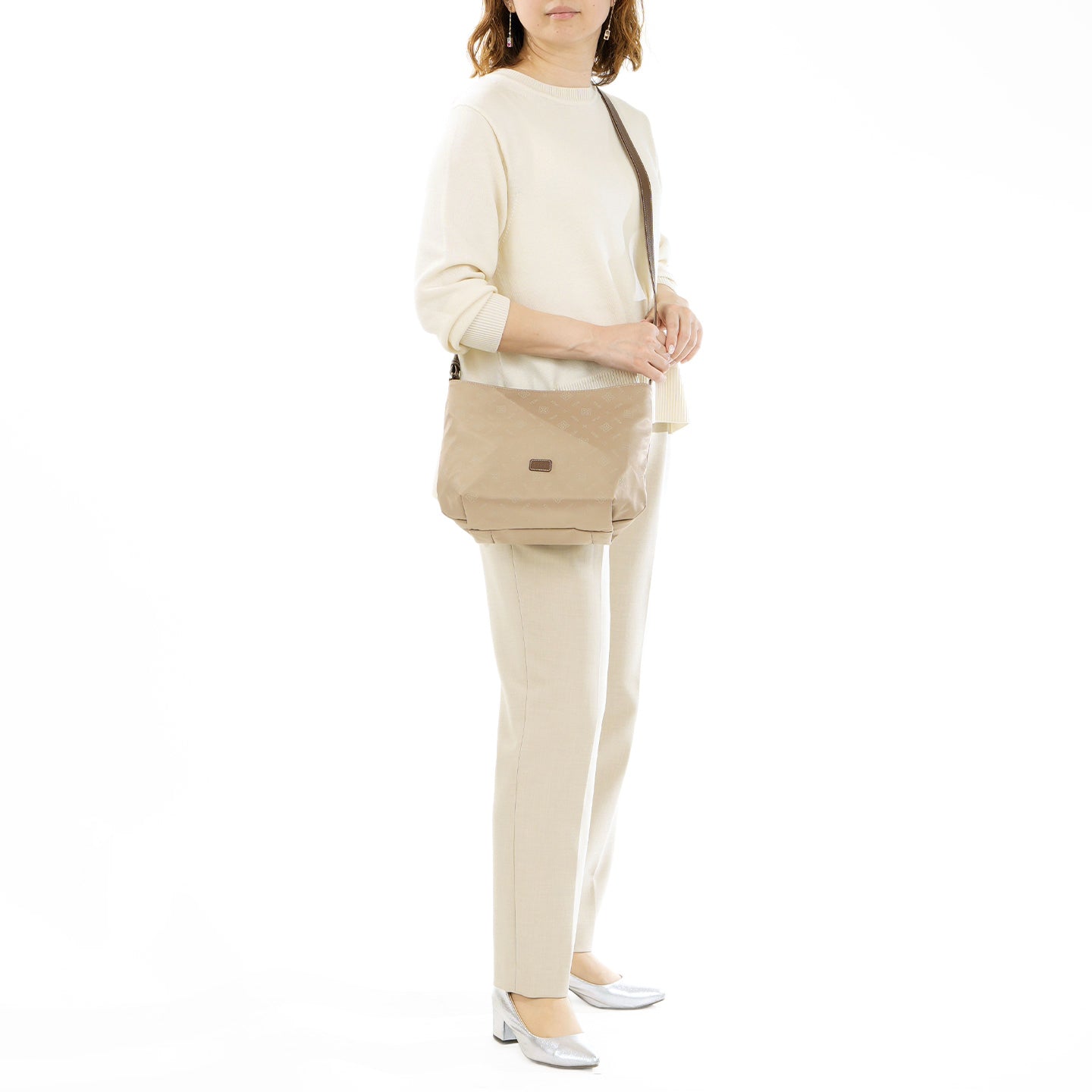 モノグラムナイロン　ショルダーバッグ