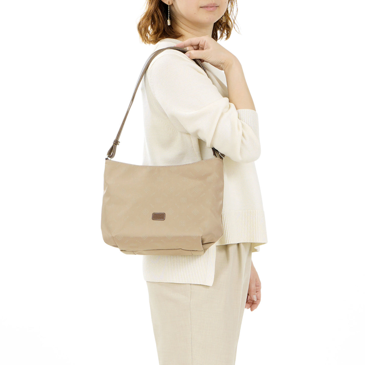 モノグラムナイロン　ショルダーバッグ