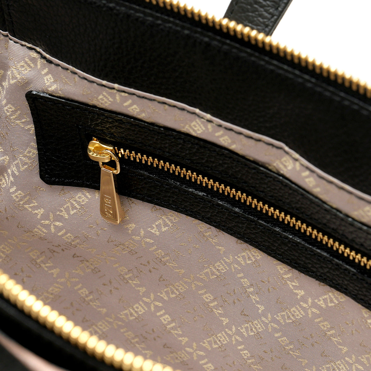 イリサール　2WAYバッグ