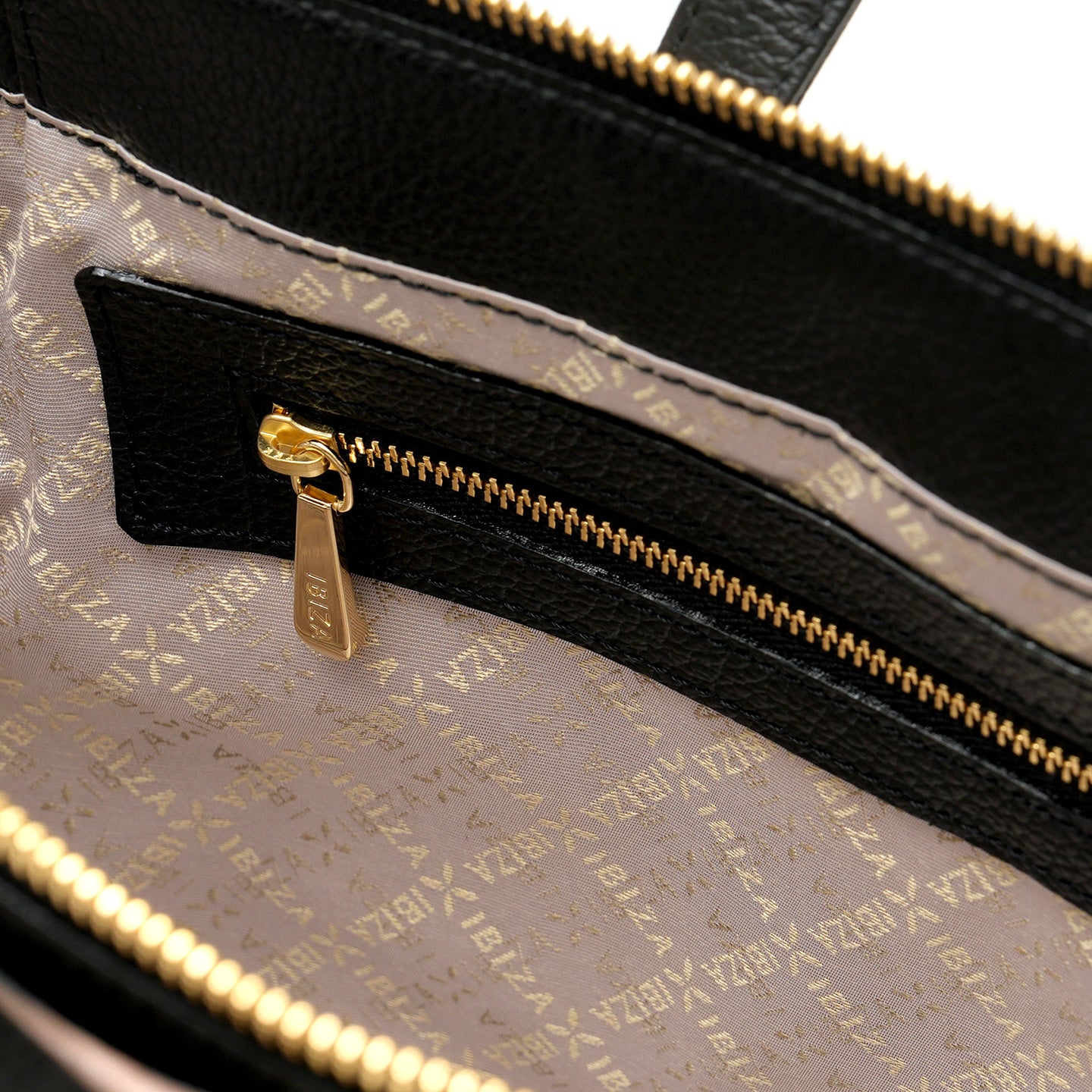 イリサール　2WAYバッグ